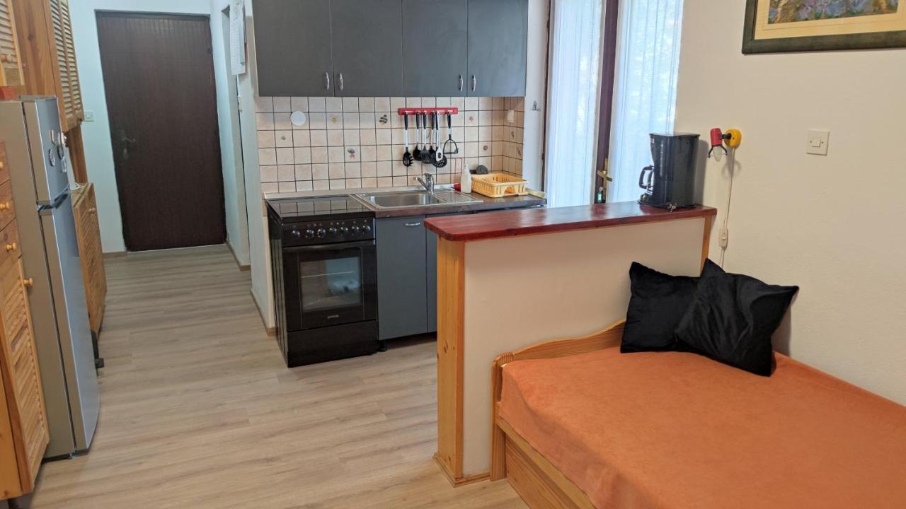 Apartments Tonkovic Kornic Bagian luar foto